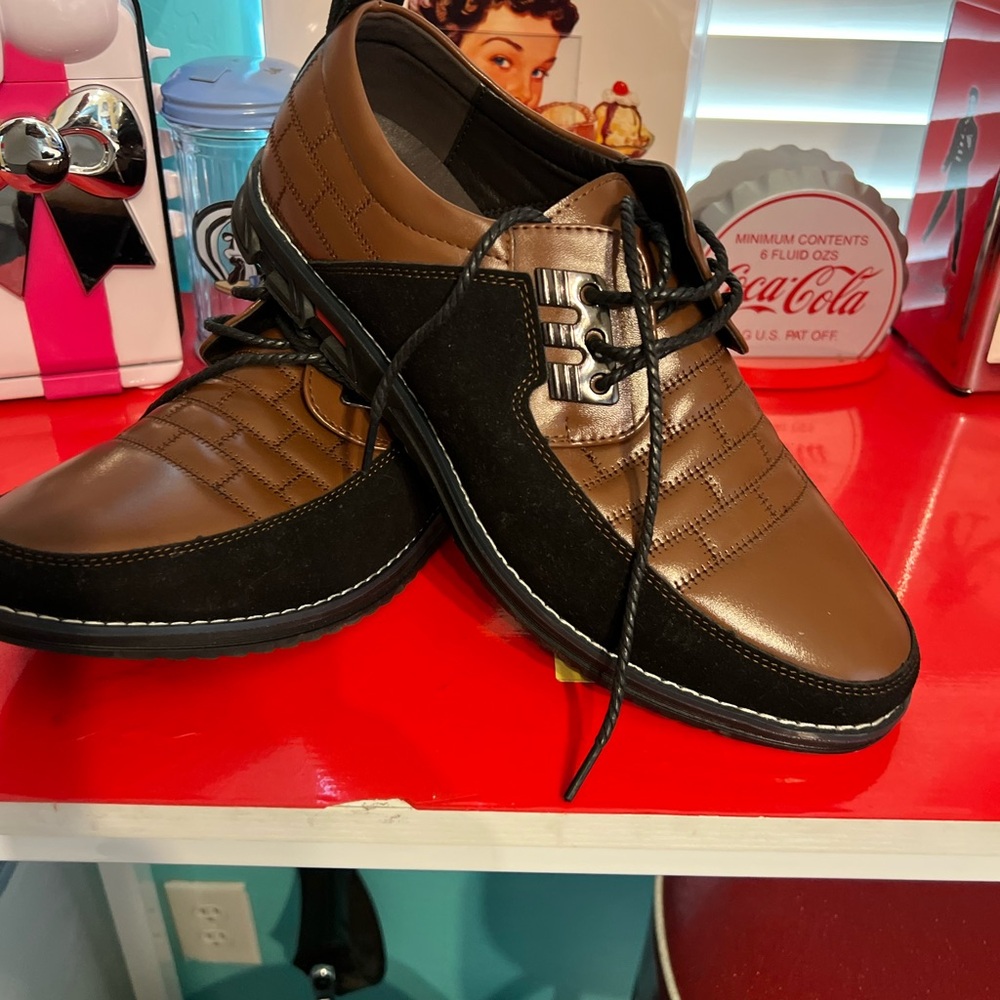 Brown and Black Oxford Shoes with Sturdy Construction